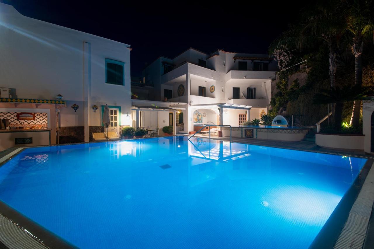 Hotel Villa Bianca Forio  ภายนอก รูปภาพ