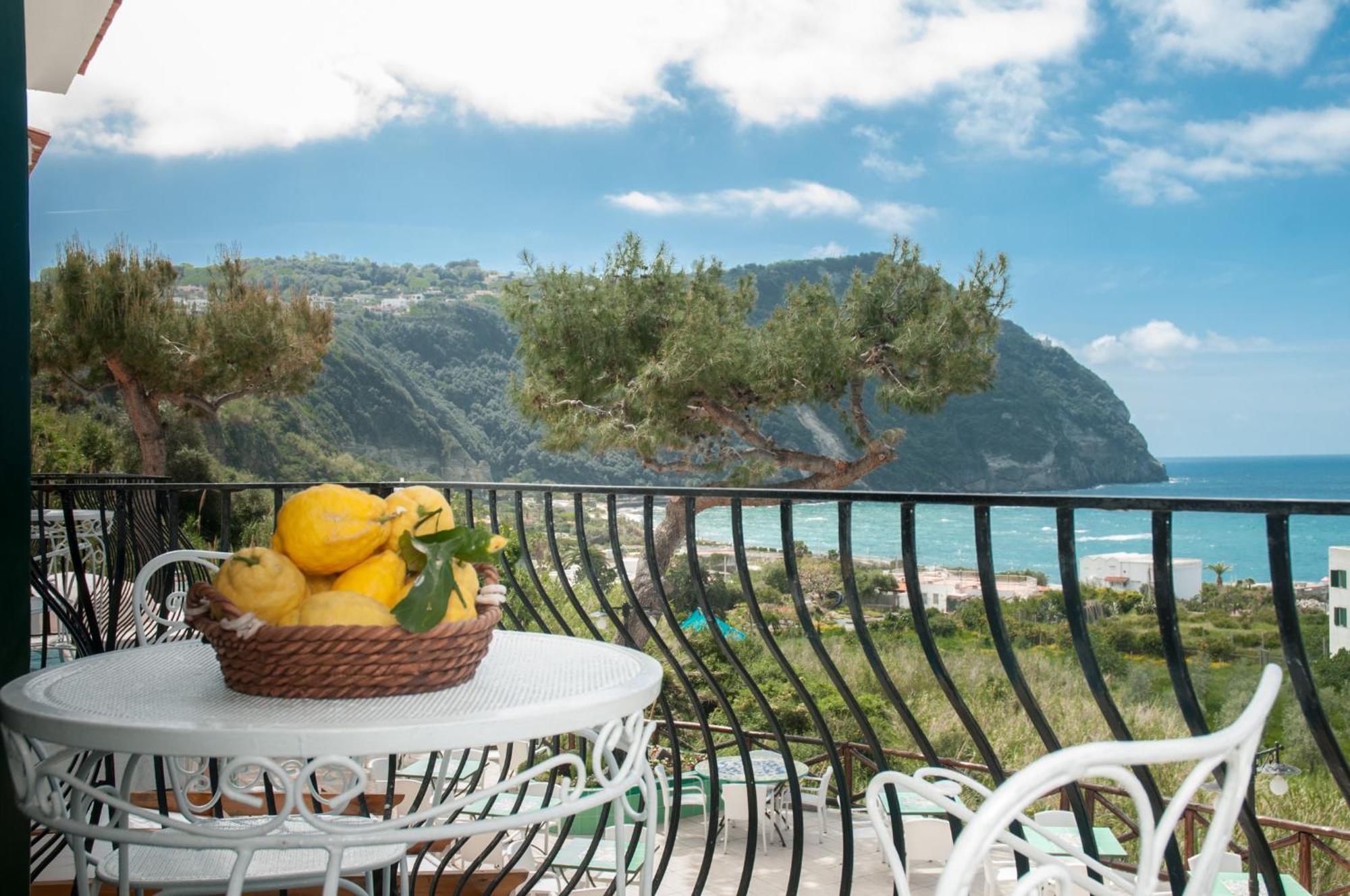 Hotel Villa Bianca Forio  ภายนอก รูปภาพ