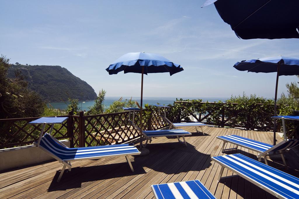 Hotel Villa Bianca Forio  ภายนอก รูปภาพ