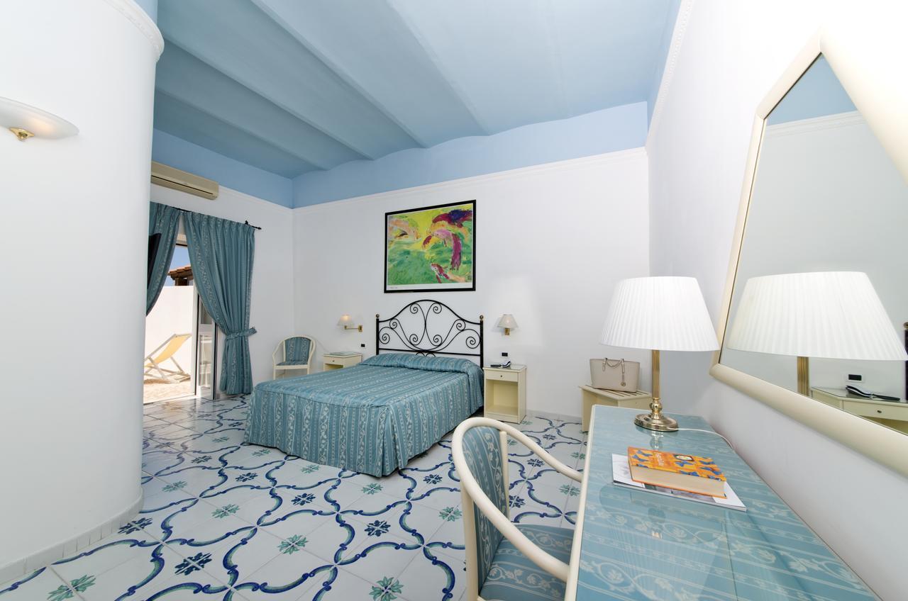 Hotel Villa Bianca Forio  ภายนอก รูปภาพ