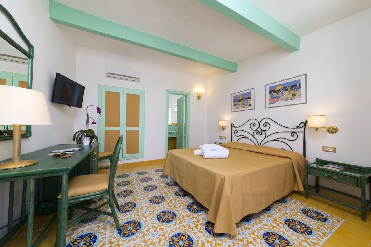 Hotel Villa Bianca Forio  ภายนอก รูปภาพ