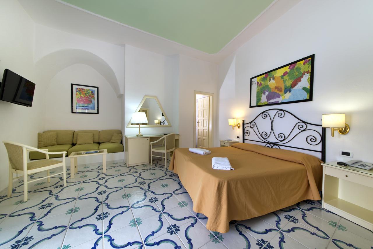 Hotel Villa Bianca Forio  ภายนอก รูปภาพ